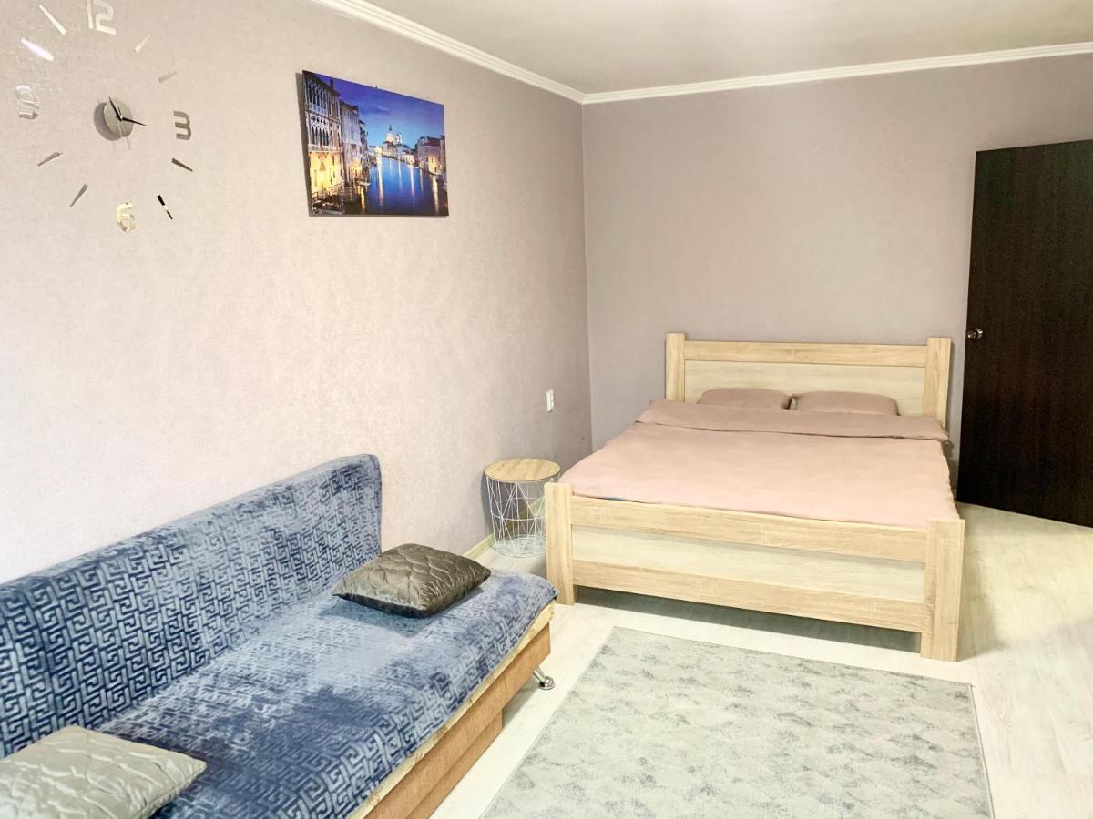Апартаменты В Центре По Проспекту Победы Парковка Рядом Černihiv Esterno foto